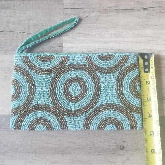 Beaded Zipper Wristlet Purse - Picture 3 of 3